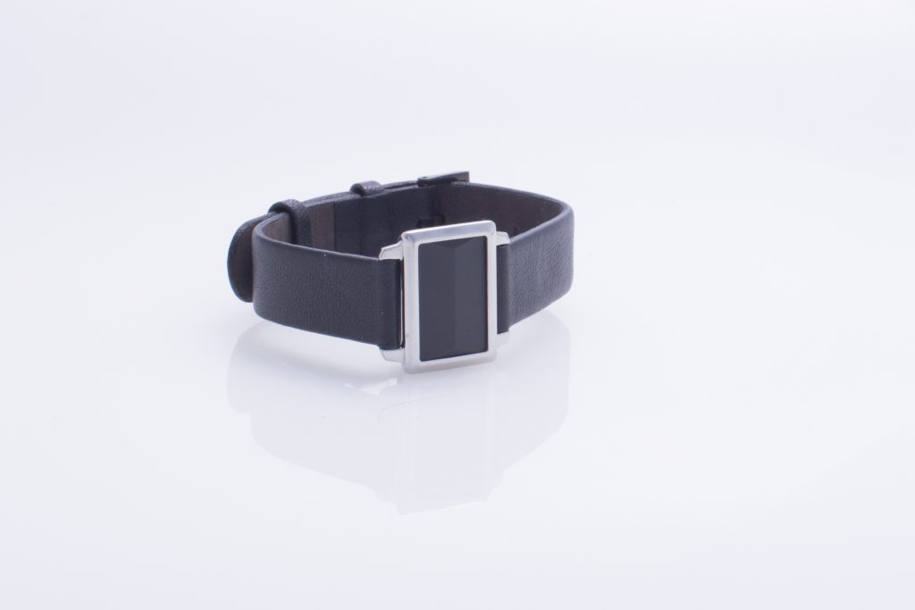 Vinaya wearable device, black leather strap